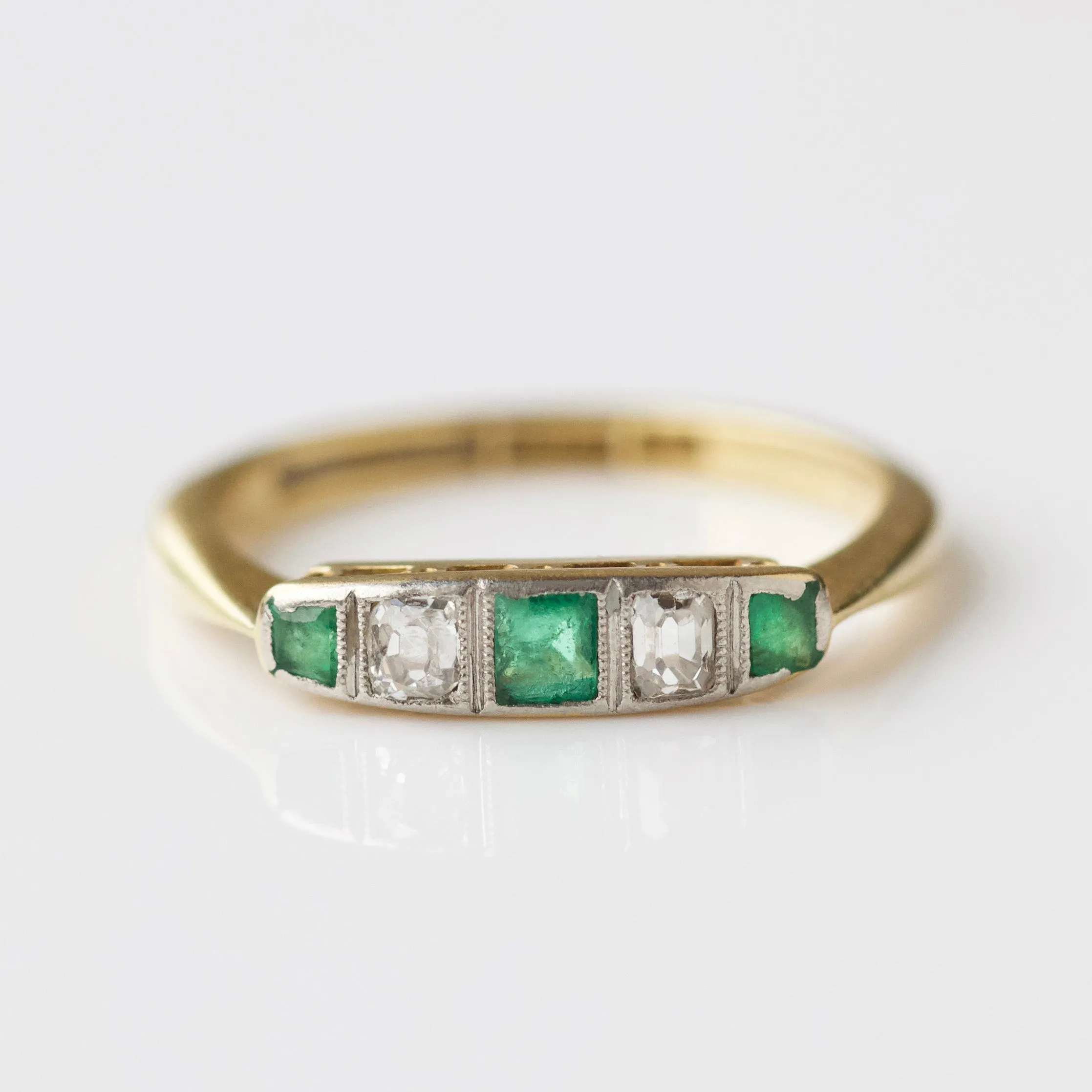 18k Yellow Gold Platinum Emerald Diamond Ring - UK Size L