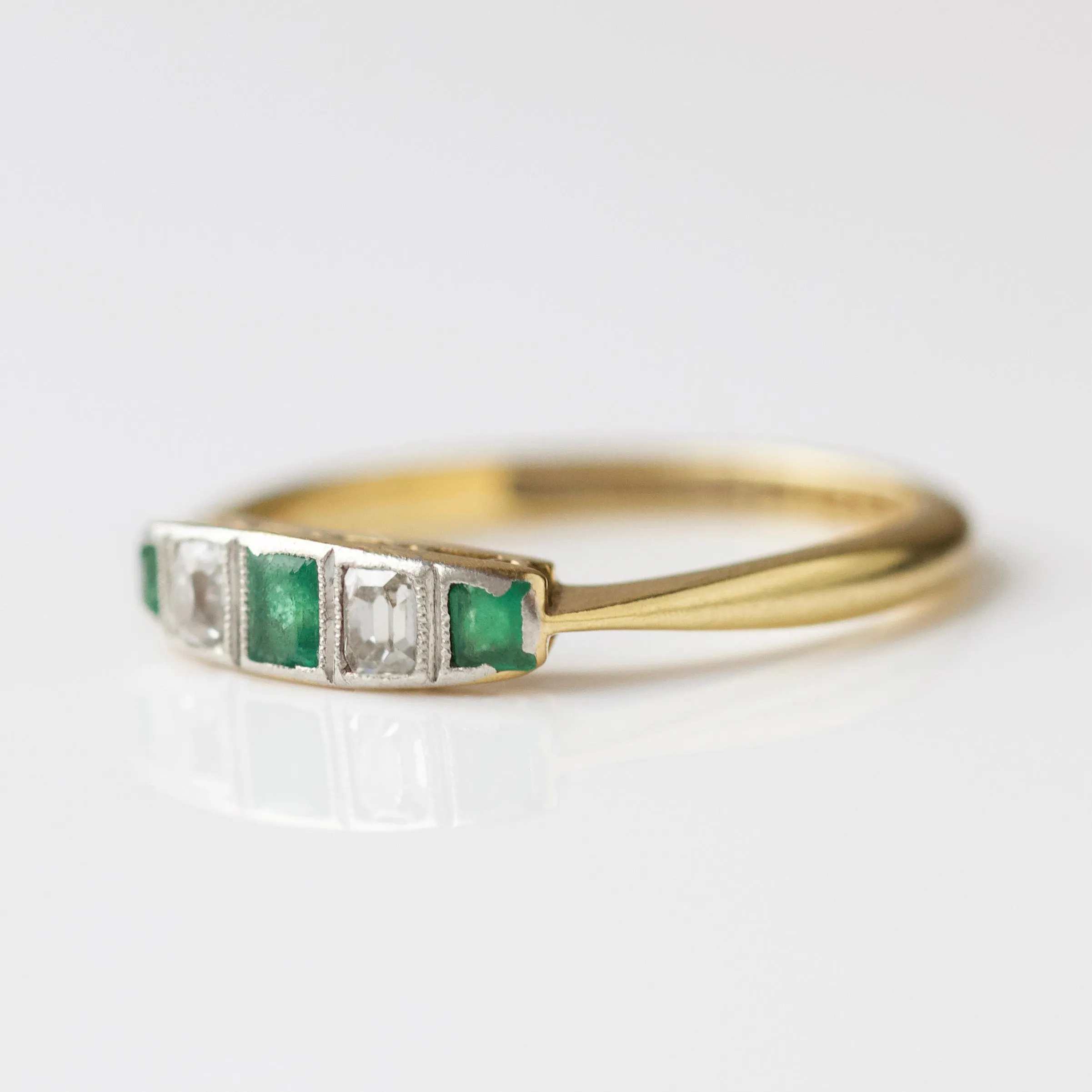 18k Yellow Gold Platinum Emerald Diamond Ring - UK Size L