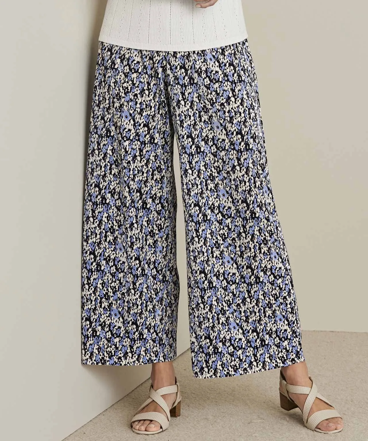 Pleated 7/8 Trousers