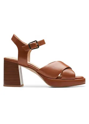 Clarks Ritzy75 Rae Sandals in Tan Leather