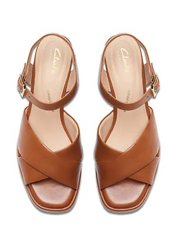 Clarks Ritzy75 Rae Sandals in Tan Leather