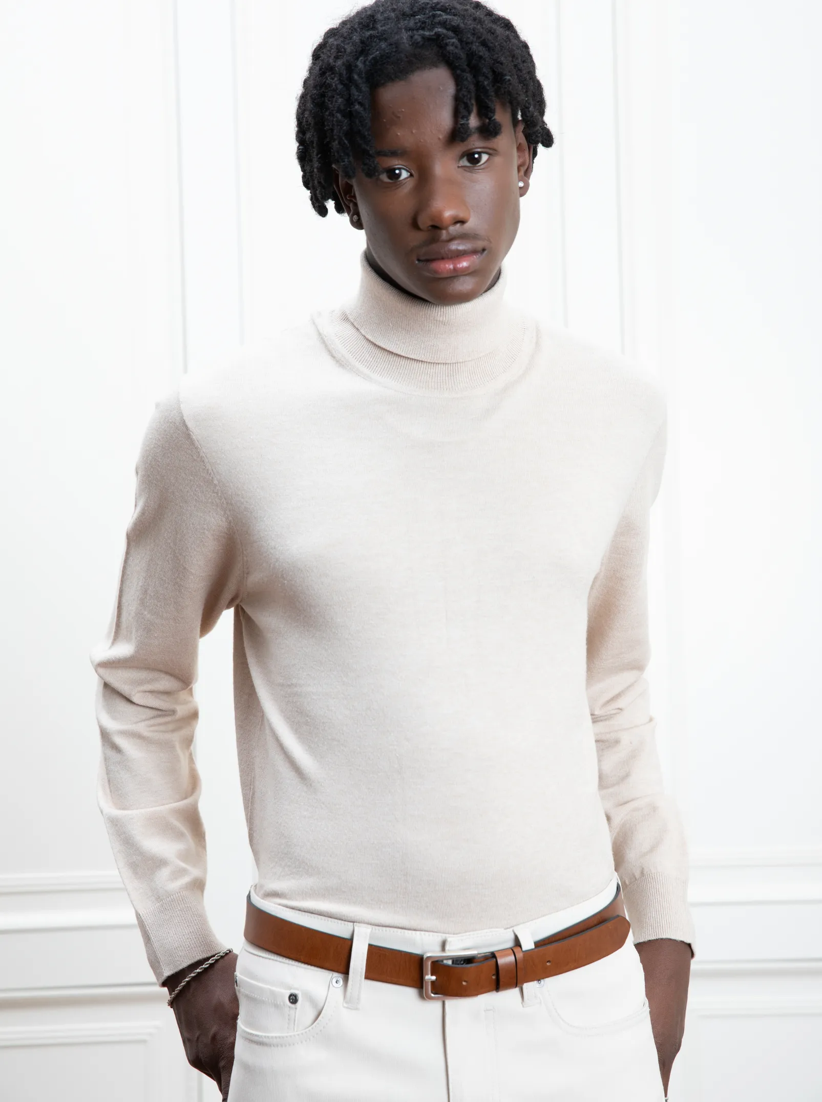 LEVAN Cashmere Turtleneck Sweater - Soft and Stylish!