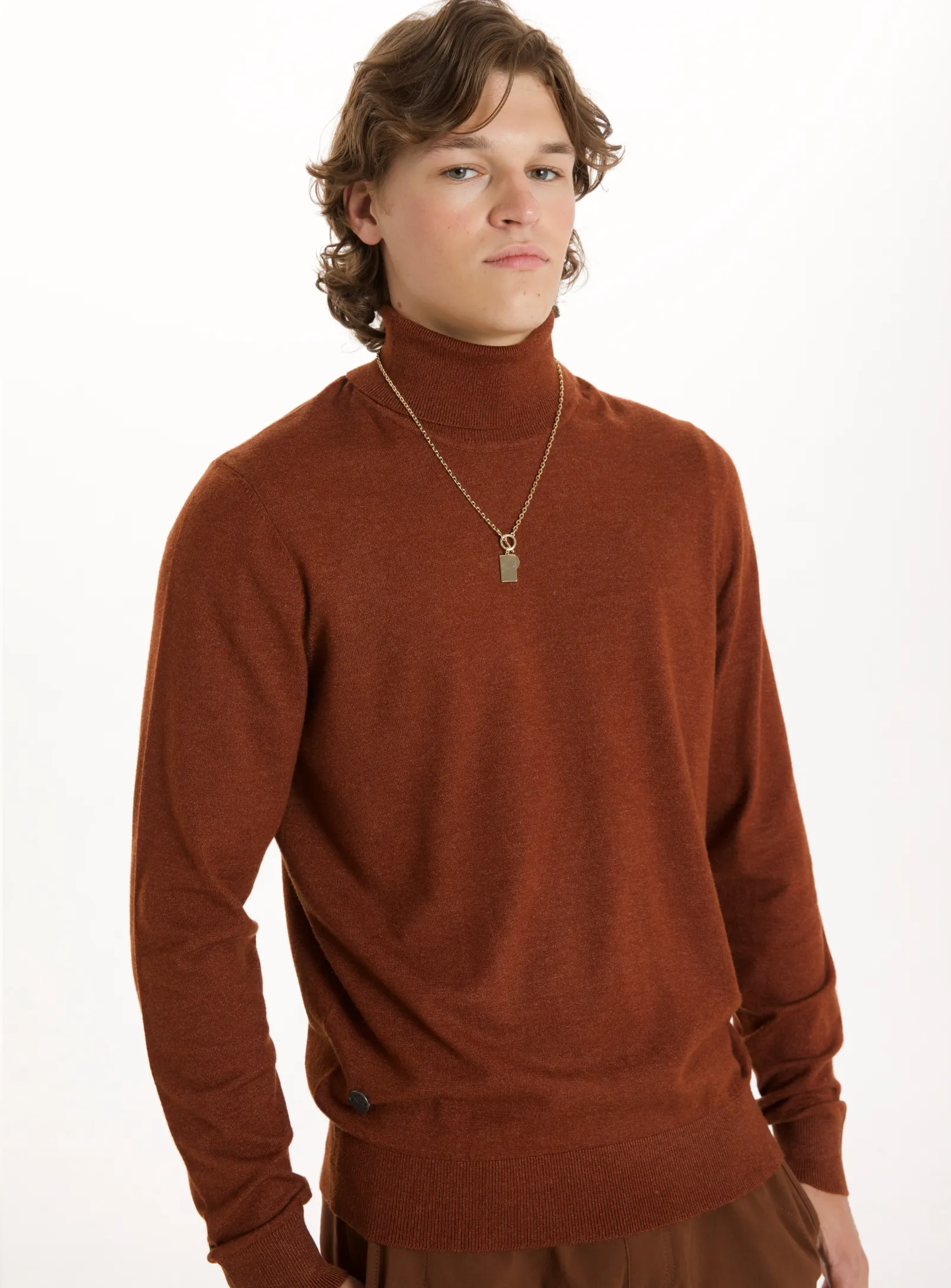 LEVAN Cashmere Turtleneck Sweater - Soft and Stylish!