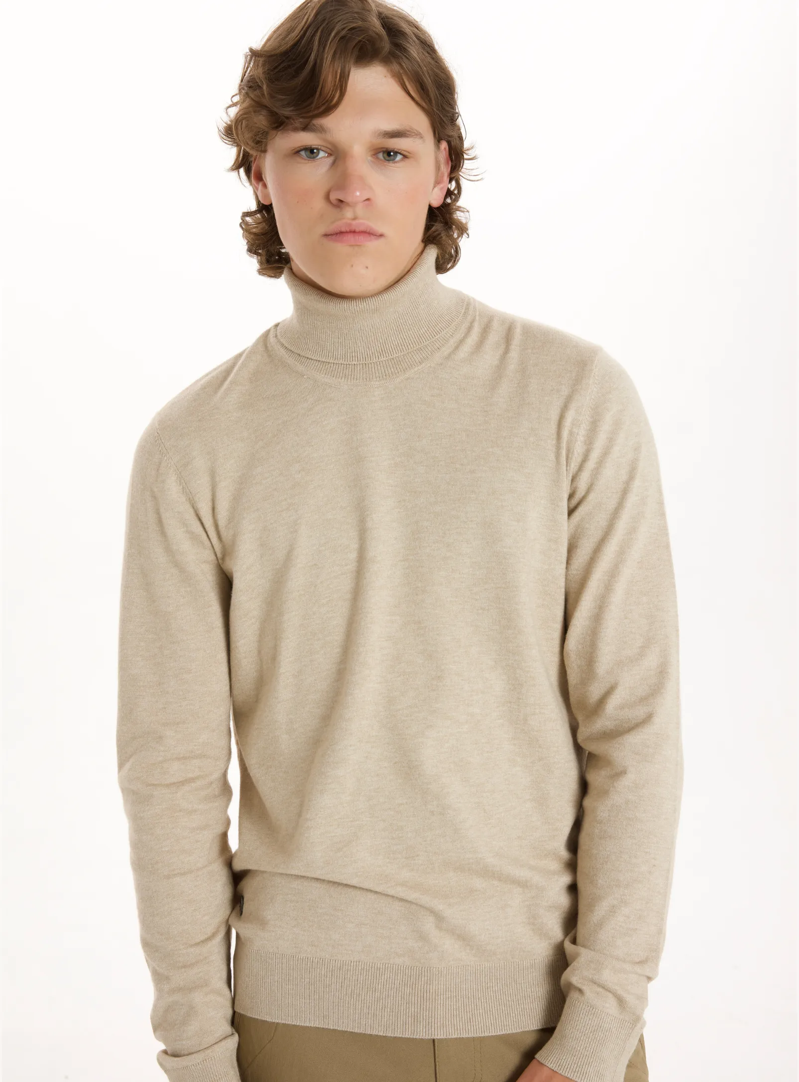 LEVAN Cashmere Turtleneck Sweater - Soft and Stylish!