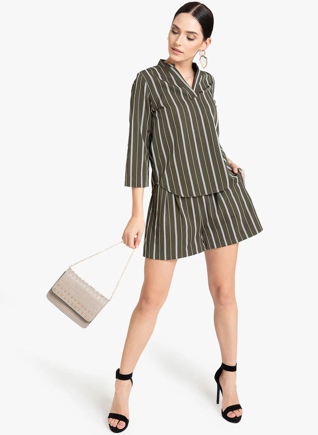 Pleated Shorts with Stripes