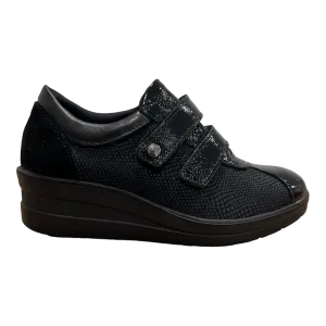 Women's Black Sneakers code 455700.